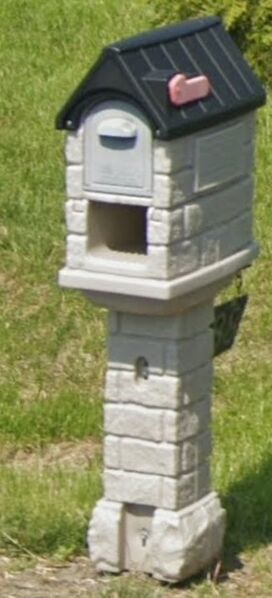 File:Our old mailbox.jpg
